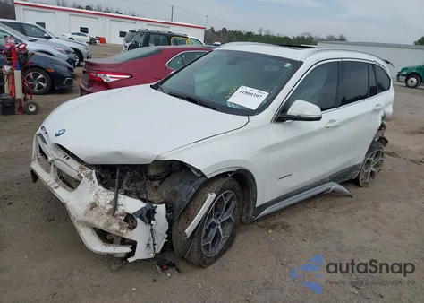 2018 BMW X1 xDrive28I из США, поврежденный, VIN WBXHT3C31J5K22765